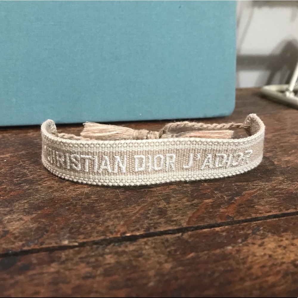 NUDE friendship bracelet